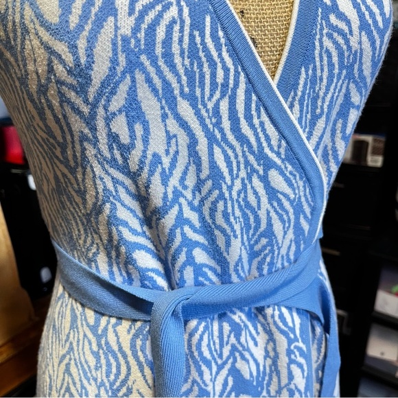 DIANE VON FURSTENBERG Target XS Collab Blue White Sleeveless Midi Wrap Dress - Picture 8 of 8